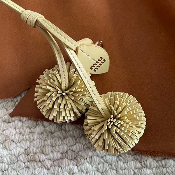 Rare Miu Miu Charm Leather Trick Replica myg78928 Rare Miu Miu Charm Leather Trick Replica myg78928