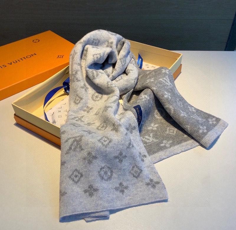 Love at first sight? [Louis Vuitton] LV Echarpe Monogram Fake Denim Stole M76246