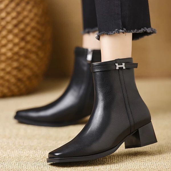 [For fall/winter outfits?] Retro and elegant ☆ Hermes short boots replica H232081Z