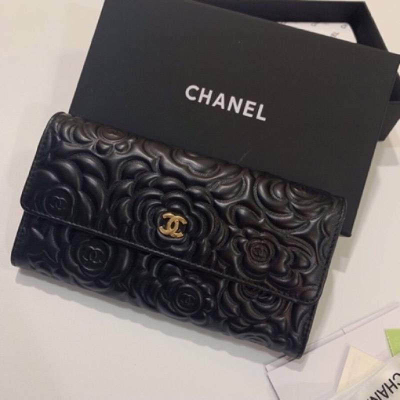 Very popular!! New color Chanel Camellia Coco Mark Bi-fold Long Wallet Replica A50096