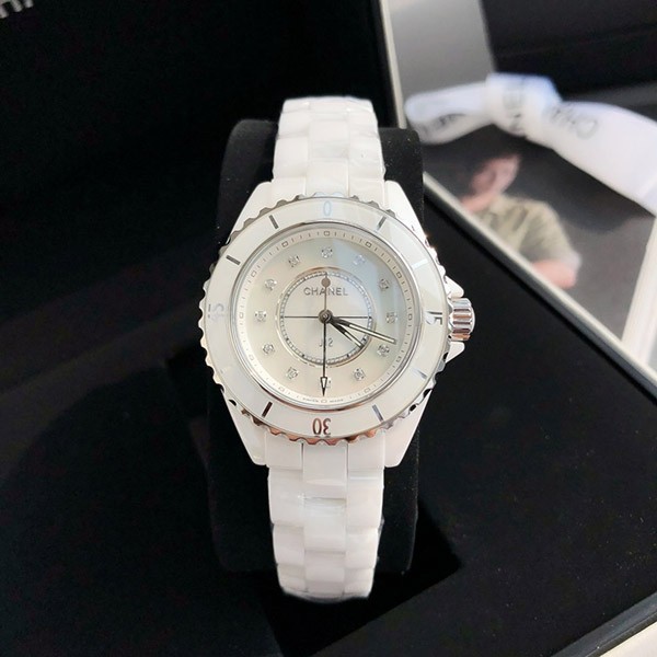 Free shipping Chanel J12 replica watch 33mm H5704 Free shipping Chanel J12 replica watch 33mm H5704