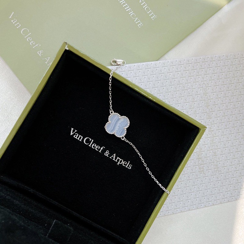 Lowest price challenge ☆ Van Cleef & Arpels ☆ Sweet Alhambra replica bracelet vad74425 Lowest price challenge ☆ Van Cleef & Arpels ☆ Sweet Alhambra replica bracelet vad74425