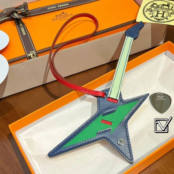 Limited quantity! Hermes Rock Charm with Stainless Steel Guitar Pick erb43085
