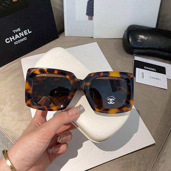 I definitely want it! Chanel Square Fake Shaped Eyewear shp16647