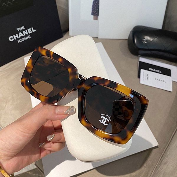 I definitely want it! Chanel Square Fake Shaped Eyewear shp16647