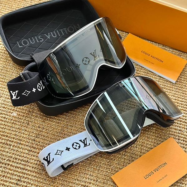 Louis Vuitton LV SKI Snowfall Ski Mask, Grade N, 2 Colors, Z2066U