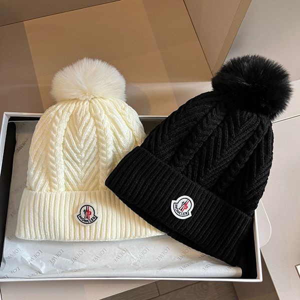 Latest and stylish Moncler wool and cashmere pom-pom beanie replica mox72538