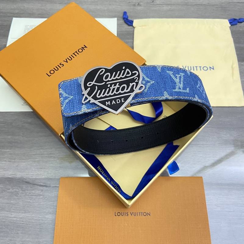 New for Autumn/Winter Louis Vuitton Santur? LV Heart Replica 40MM Reversible Belt vun66022
