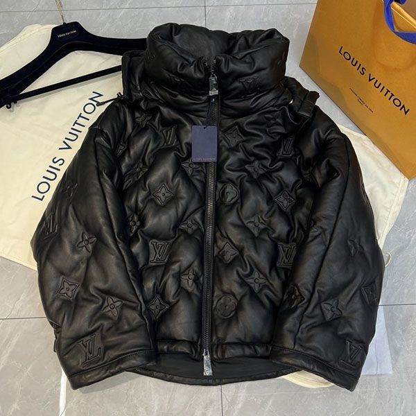 Classic Louis Vuitton puffer down jacket replica vum06464