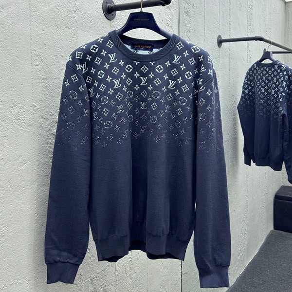 Love at first sight? Louis Vuitton cotton crewneck replica monogram vuf10342