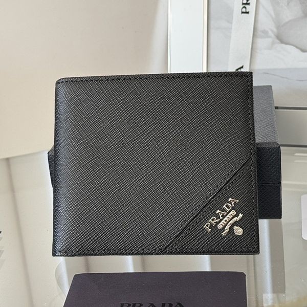 A classy accent for special occasions ☆ Prada ☆ Logo Wallet Copy puz10989