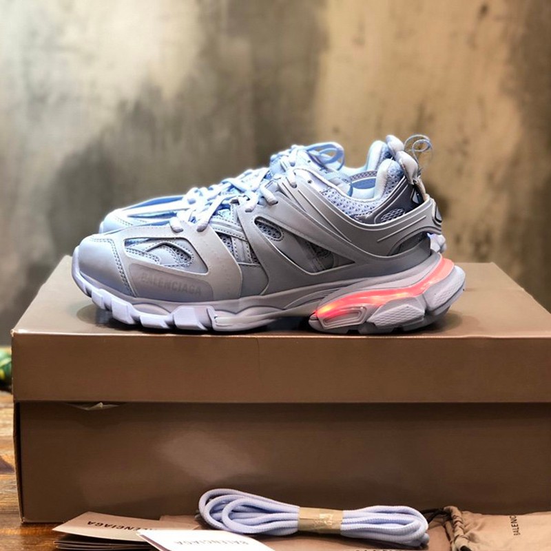 Love at first sight? Balenciaga sneaker copy track trainer lace-up bap00749 Love at first sight? Balenciaga sneaker copy track trainer lace-up bap00749