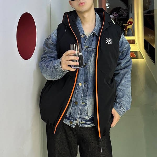 Rare Loewe x on collaboration knockoff quilted vest with logo on chest loo33665