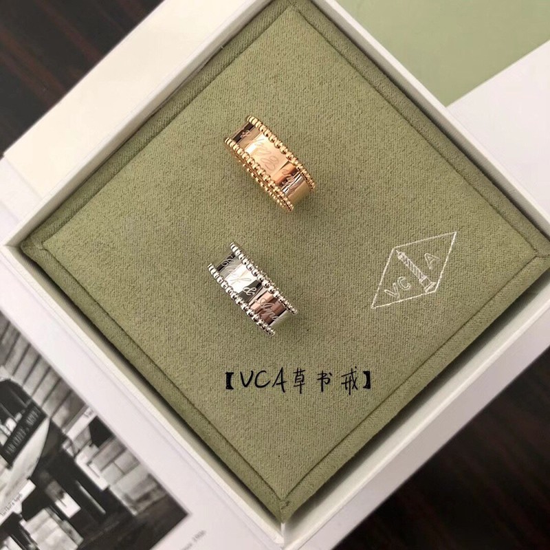 Love at first sight? [Van Cleef & Arpels] Ring White Gold VCARN32300