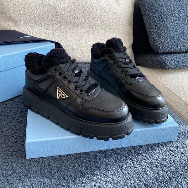 Extremely rare! Replica Prada shearling fur platform thick-soled sneakers pur93274