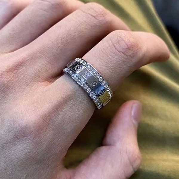 Luxury brand Louis Vuitton Berg Twisted Flower Ring Fake M0903L