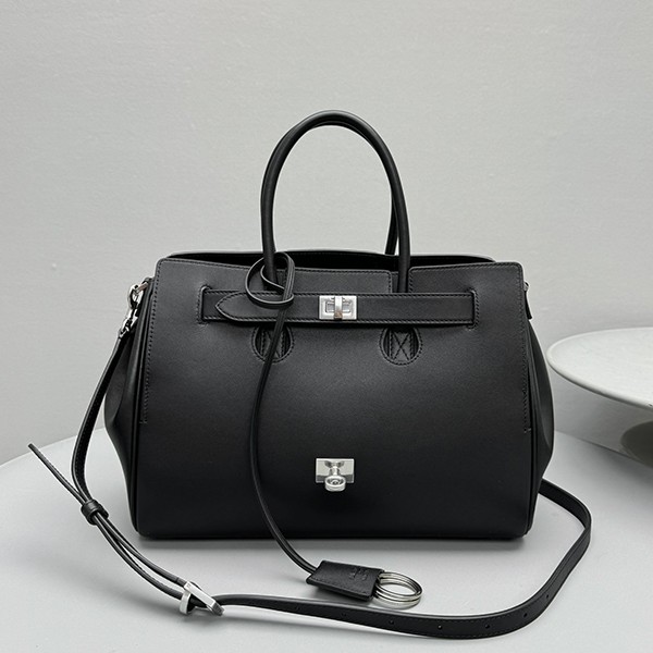 Cute Balenciaga Fake BEL AIR M Shoulder Bag Leather Logo baw54765