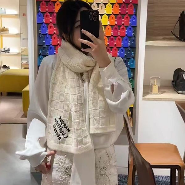 High quality??Louis Vuitton Damier Heritage Snug Scarf Replica M92755 High quality??Louis Vuitton Damier Heritage Snug Scarf Replica M92755