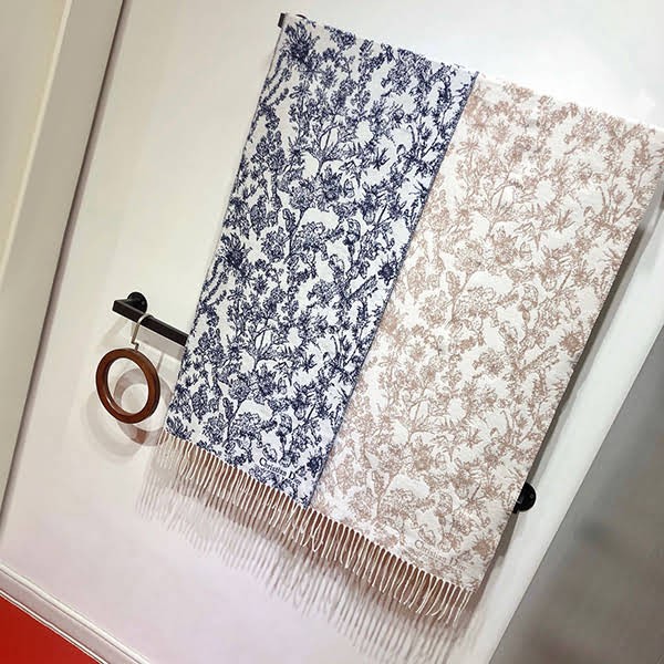 Express delivery Dior replica scarf cashmere muffler 2 colors dev65871 Express delivery Dior replica scarf cashmere muffler 2 colors dev65871