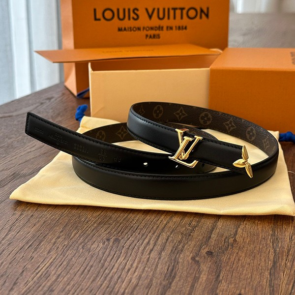 Love at first sight? Fake Louis Vuitton belt? Pretty LV 30MM reversible M8232X