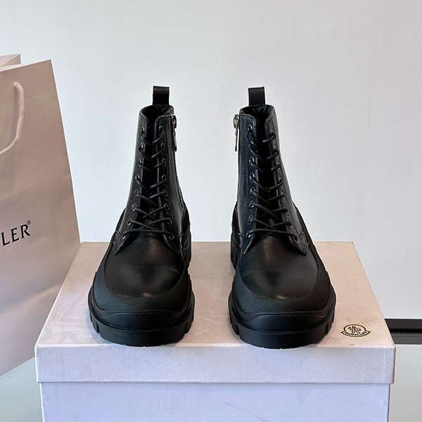 Moncler fake LARUE treck laced up boots zip up boots moc71140