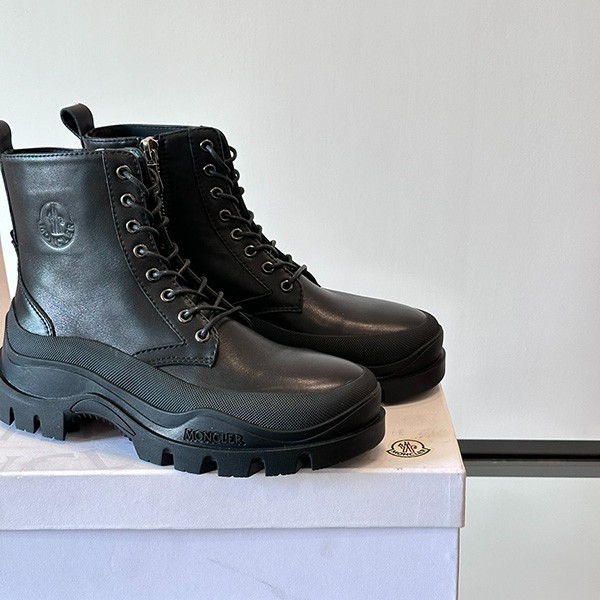 Moncler fake LARUE treck laced up boots zip up boots moc71140