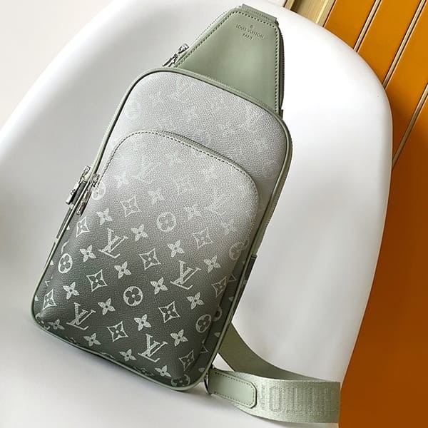 Extremely rare! Louis Vuitton copy Avenue Sling Bag M11702 Extremely rare! Louis Vuitton copy Avenue Sling Bag M11702