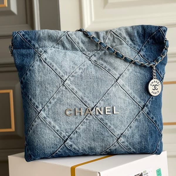 Recommended Chanel 22 Washed Denim Handbag Replica she32851 Recommended Chanel 22 Washed Denim Handbag Replica she32851
