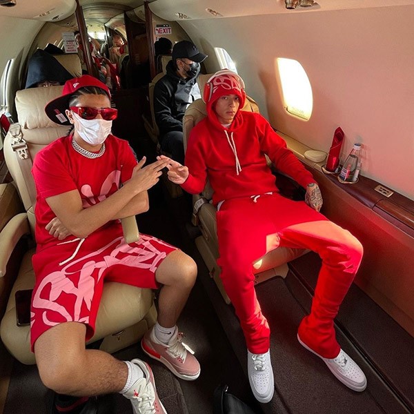 Not available in Japan! [Sina World fake] Sweatsuit top and bottom set syh53172