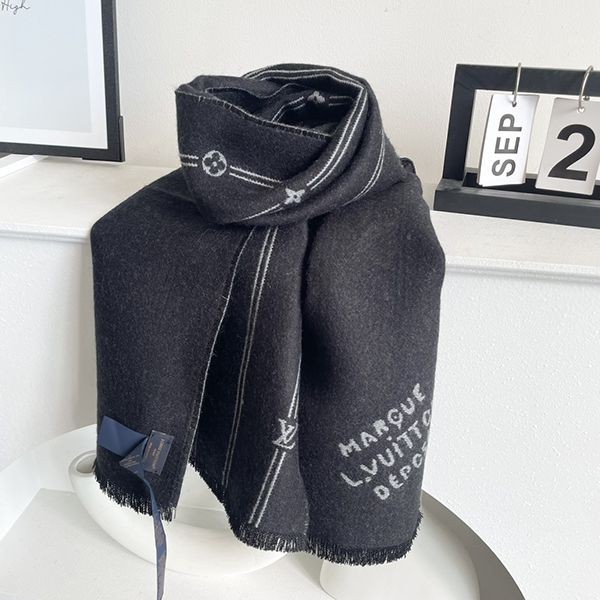 Simple and stylish? [Louis Vuitton] Scarf replica? Monogram M77189