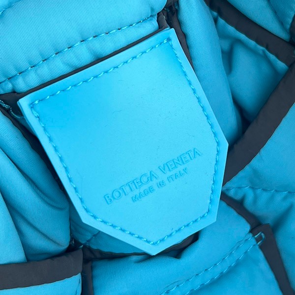 Very popular! Bottega Veneta Padded Tech Cassette Replica bon94446