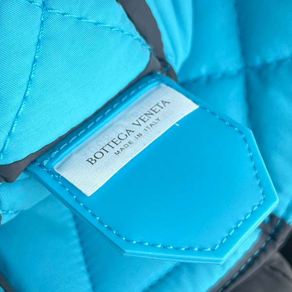 Very popular! Bottega Veneta Padded Tech Cassette Replica bon94446