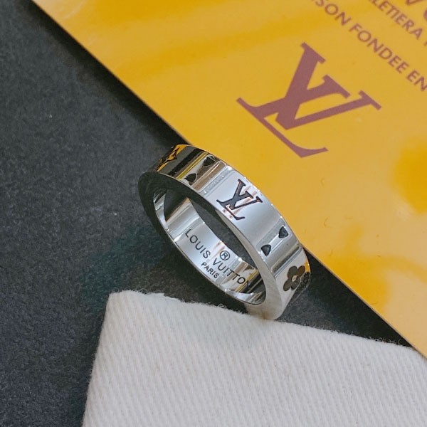 Louis Vuitton Ring Replica Monogram Carved vuf91424
