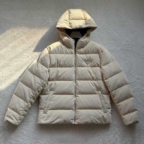 Prada Cropped Corduroy Down Jacket puo37954, loved by many celebrities Prada Cropped Corduroy Down Jacket puo37954, loved by many celebrities