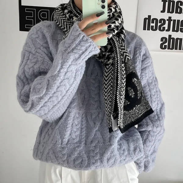 I definitely want this! Replica Chanel reversible scarf shx95788