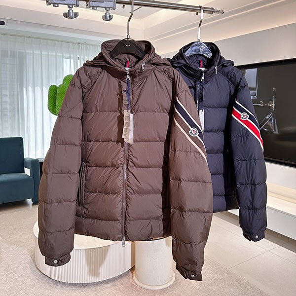 Moncler SOLAYAN Short Down Jacket Replica 2 Colors Moncler SOLAYAN Short Down Jacket Replica 2 Colors