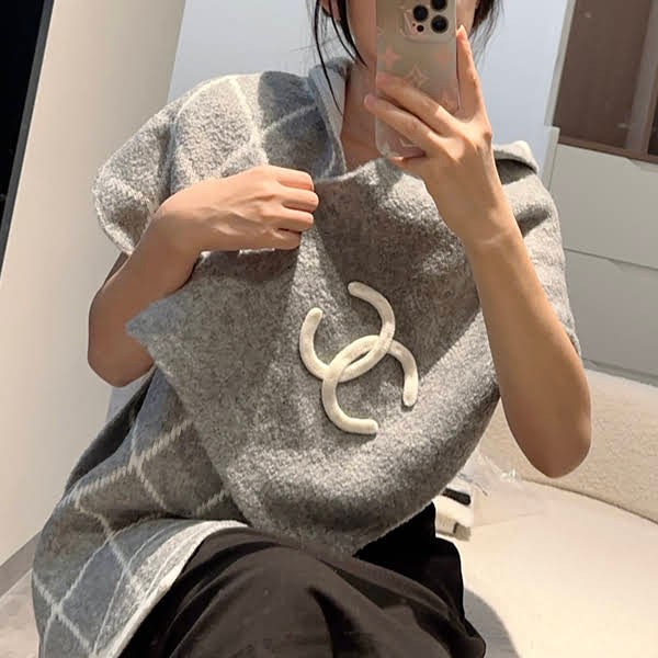 Immediate delivery Chanel reversible scarf stole parody shb51941