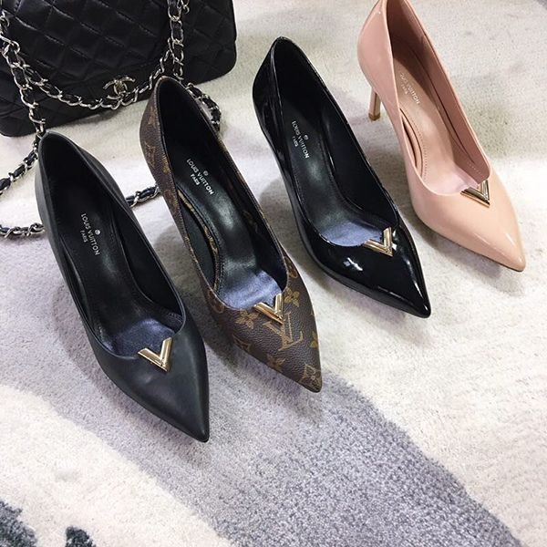 ☆Louis Vuitton replica☆Iconic pair! Shelly Line pumps vui93052