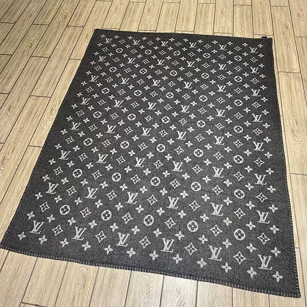 Rare Louis Vuitton Monogram Eclipse Blanket vuk78247 Rare Louis Vuitton Monogram Eclipse Blanket vuk78247