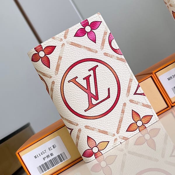 I definitely want it! Louis Vuitton Parody Passport Case By the Pool Monogram M11457 I definitely want it! Louis Vuitton Parody Passport Case By the Pool Monogram M11457