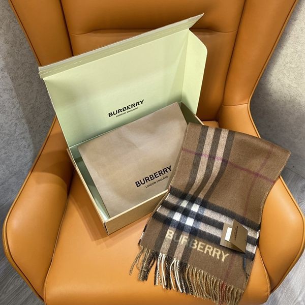 New color ☆ Rare [Burberry] Fake check cashmere fringe scarf Bas83825