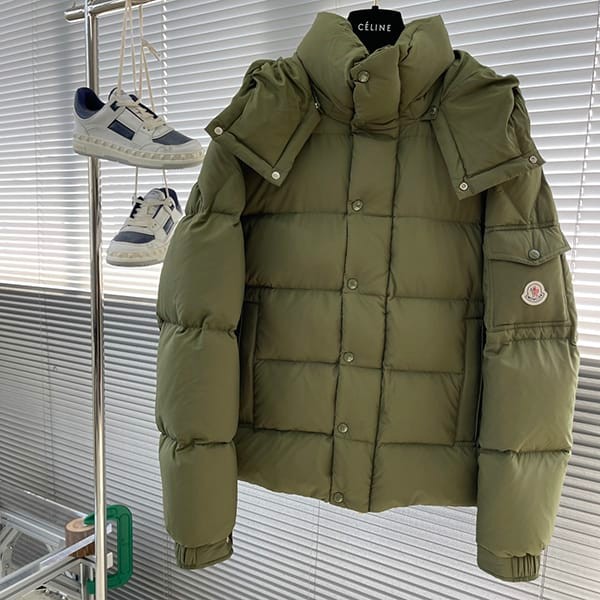 Best price challenge: Moncler replica VEZERE short down jacket mop03401 Best price challenge: Moncler replica VEZERE short down jacket mop03401