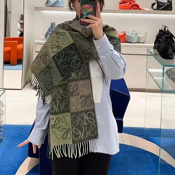 Loewe Window Fake Wool Blend Scarf lof34721