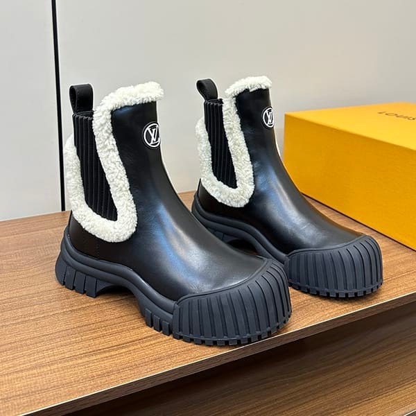 Classic Louis Vuitton parody Ruby line ankle boots vur17513