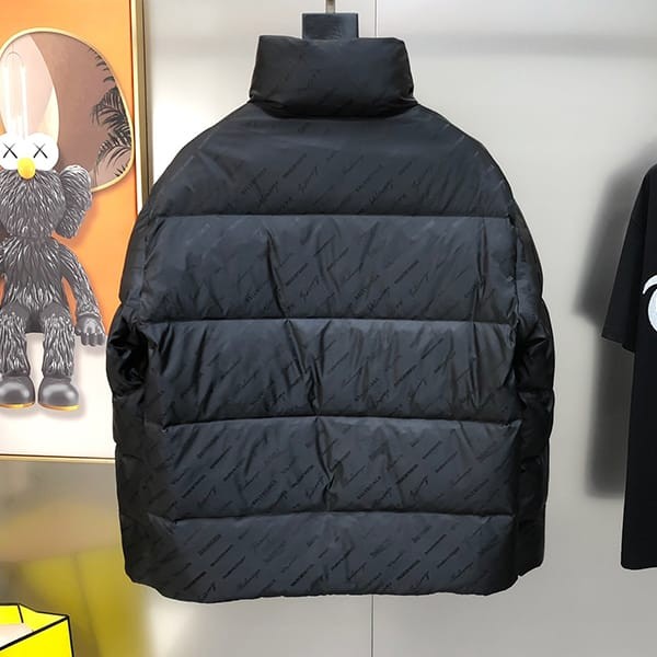 Very popular worldwide? Balenciaga logo puffer jacket parallel import product bam98335
