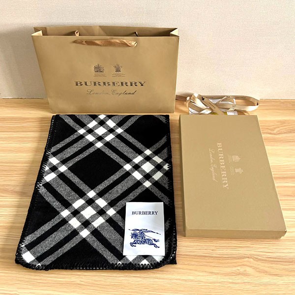 I definitely want this Burberry checked wool scarf replica 80792461