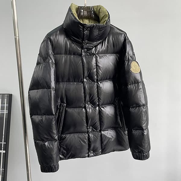 Super low price! Moncler quilted down jacket replica mon71970 Super low price! Moncler quilted down jacket replica mon71970