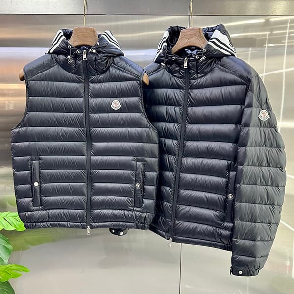 Parallel import Moncler CORNOUR short down jacket, 2 sizes moj78069 Parallel import Moncler CORNOUR short down jacket, 2 sizes moj78069