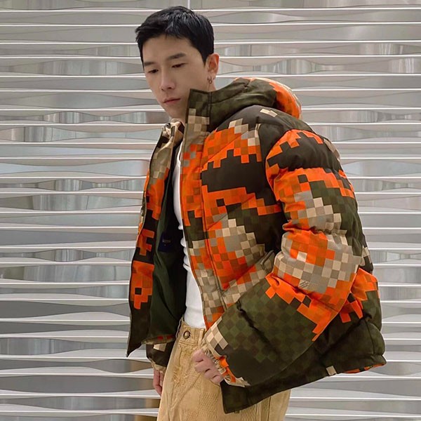 Rare Louis Vuitton Printed Puffer Jacket Replica 1AFXPK Rare Louis Vuitton Printed Puffer Jacket Replica 1AFXPK