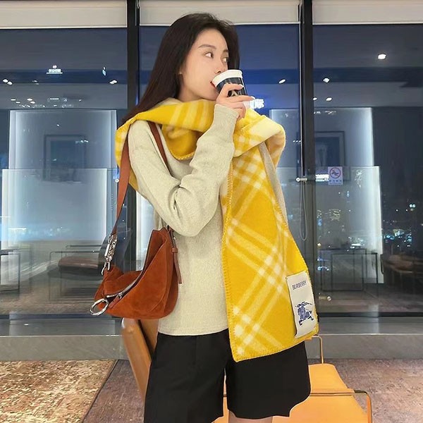 Burberry Check Wool Scarf Replica Bai94732